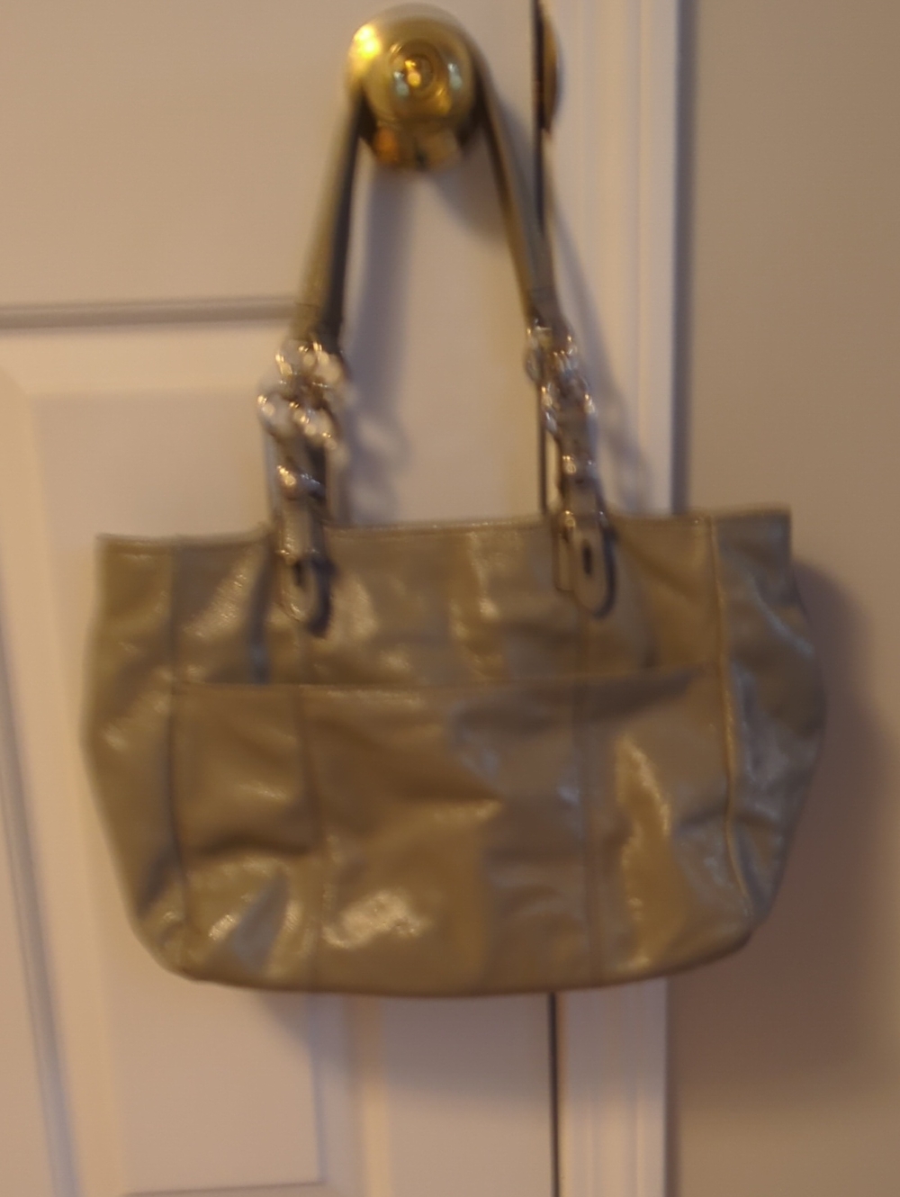 Coach Tote Bag in Silver Patent Leather - Picture 4 of 10